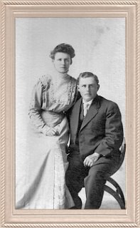 Oswald and Edith Zentner wedding photograph.